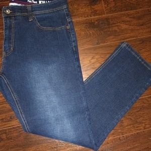 Men's Used jeans in like new condition. Size 38x32